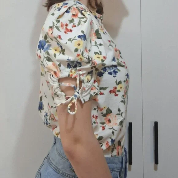 White Floral Blouse - Picture 2 of 8
